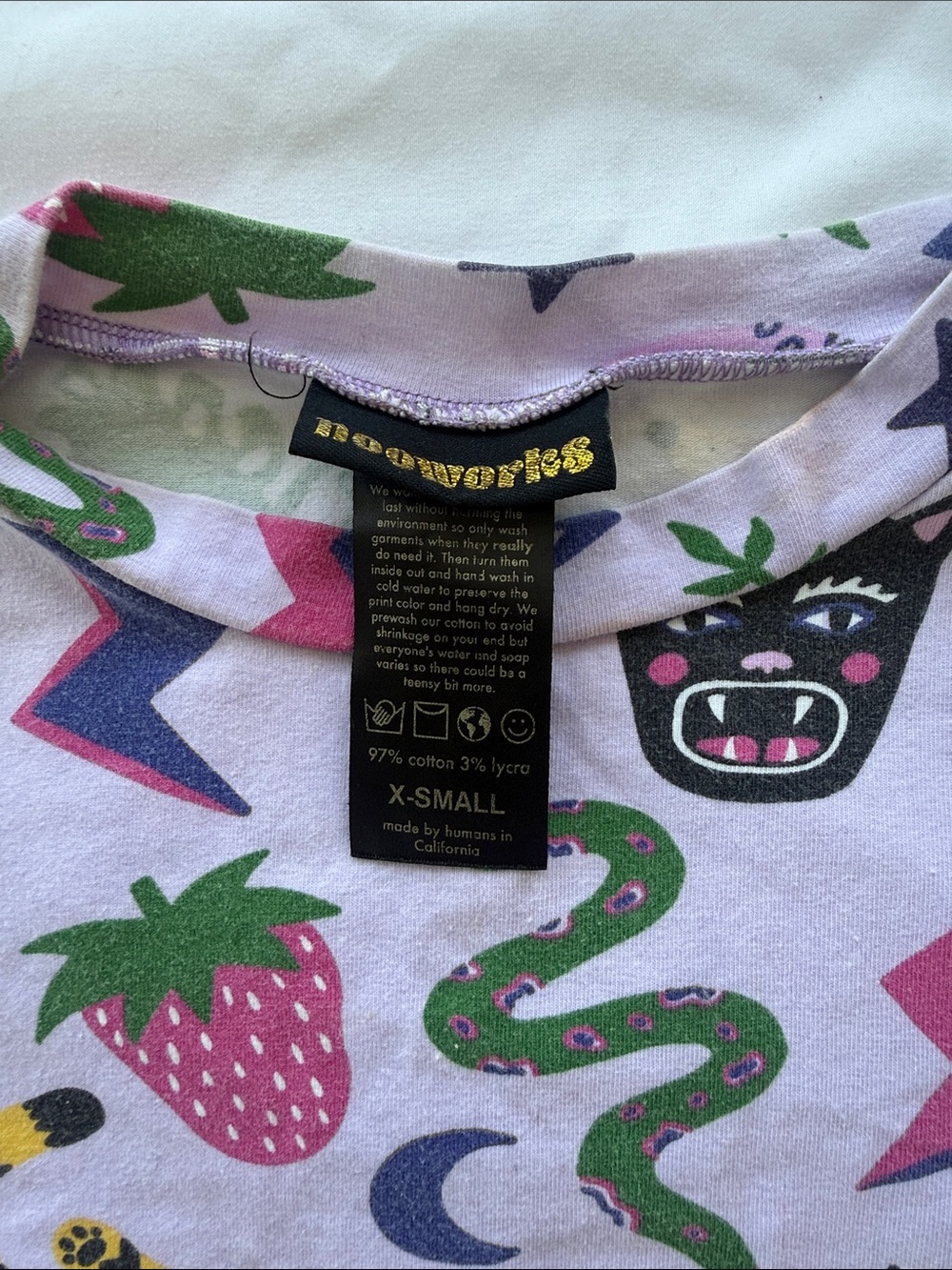 Nooworks Lavender Graphic Cropped Tee with Multicolor Prints - Picture 2 of 7